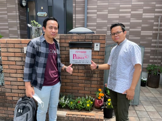 お写真は許可を得て掲載させていただいております。 Foto di situs ini telah mendapatkan izin dari orang yang difoto tersebut.