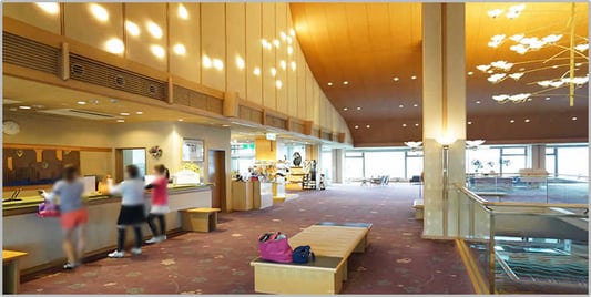 ゴルフ場ロビー