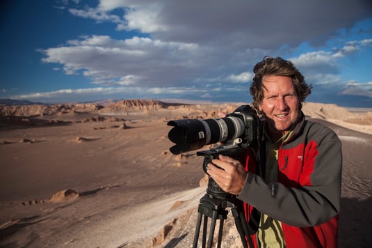 Fotograf Reiner Harscher bei Aufnahmen in Chile