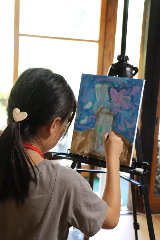 庭木から選定した花をかく