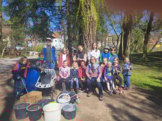 Die LBV-Kindergruppe hat im Stadtpark Memmingen fleissig Müll gesammelt. Foto: Dr. Lena Heuß