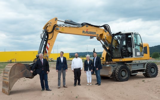 Bernd Rudolph, Wirtschaftsförderung Hersfeld-Rotenburg; Landrat Dr. Michael H. Koch; Rolf Räuber, Bauunternehmen Räuber; Ursula Ender 1. Stadträtin Rotenburg .a.d.F. und Bürgermeister Uwe Hassl, Bebra.
