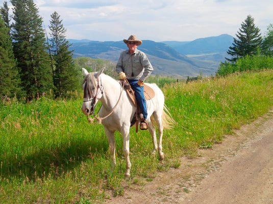 Allen aboard Beso Elegante in Garnier Montana, August 2014 (photo by Sue aboard Boullet)