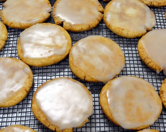 白砂糖蜜を塗った醤油せんべい