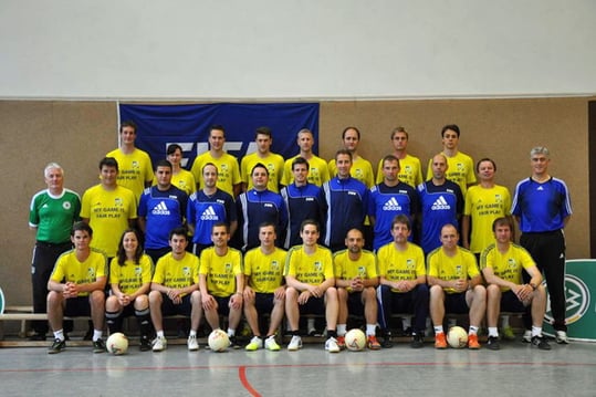 Die Beteiligten am 1. FIFA Futsal-Trainerlehrgang des DFB in Barsinghausen im Mai 2012 (Foto: Futsal-Hessen.de)