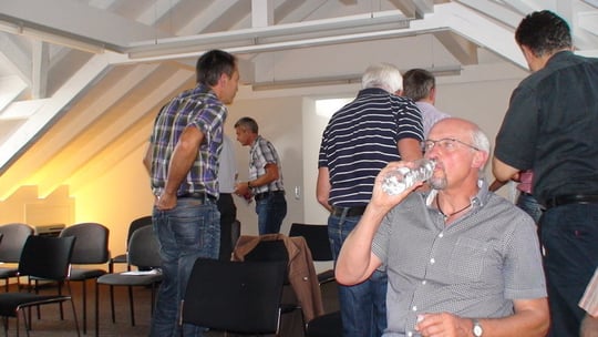                          uff, die Versammlung ist vorbei, es folgt der gemütliche Teil