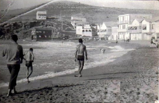 Quand on s'promène au bord de l'eau à Oued Hallouf.