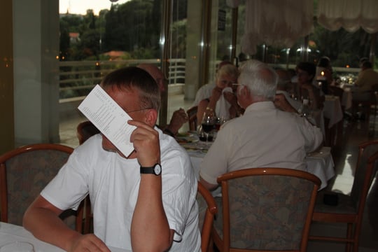 Geheimagent Patrick aus Berlin, der nicht erkannt werden will, ha, ha.