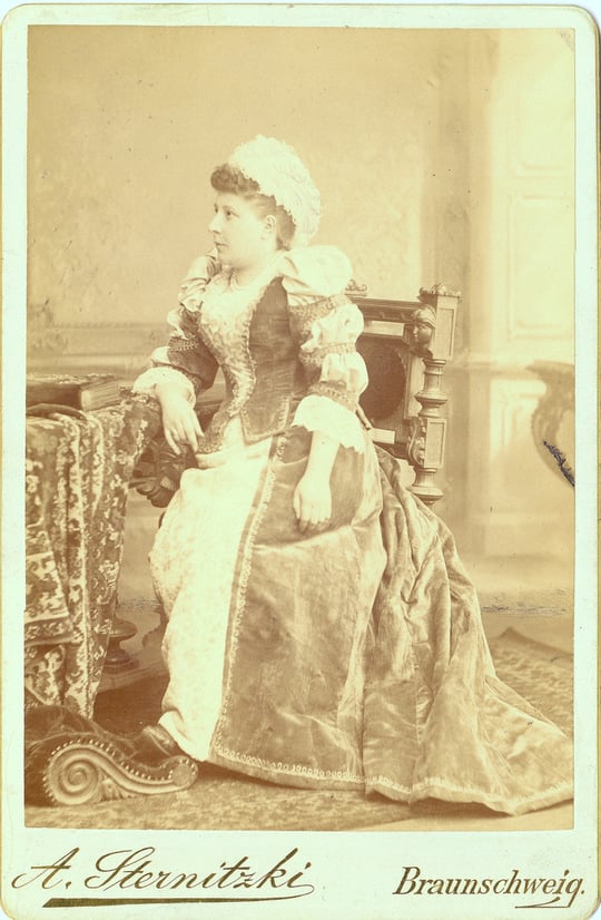 Mutter Louise von Carl und Hans Wolff