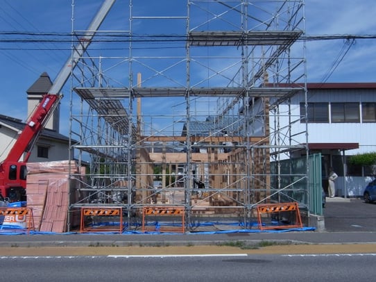 ベーカリーショップ　クロリ・BREAD＆LIFE　店舗併用住宅　松本市　新築工事　長野県松本市の建築家　建築設計事務所　建て方　現場監理