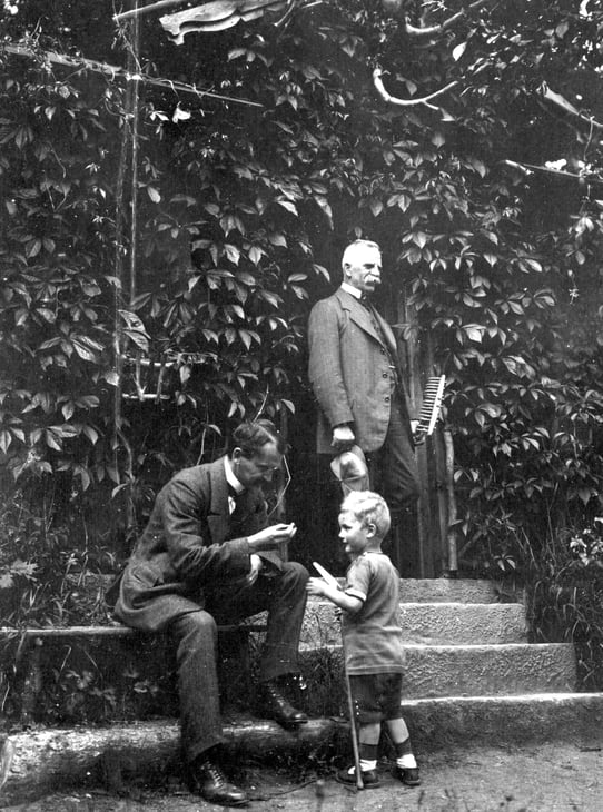 1917 Gärtnerhaus (Oskar, Werner, Opa Koye)