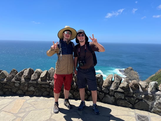 Photo d'Adrien et Antonin de Puri New Zealand dans le nord de l'île nord de la Nouvelle-Zélande dans la région de Northland pendant leur voyage en 2025
