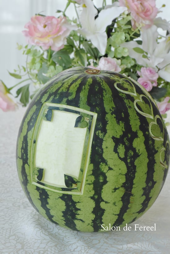 カービング　スイカ　メロン　教室　フルーツ　彫刻　大阪　オーダー　習い事　誕生日プレゼント　結婚式　カッティング　ソープ　似顔絵　お供え