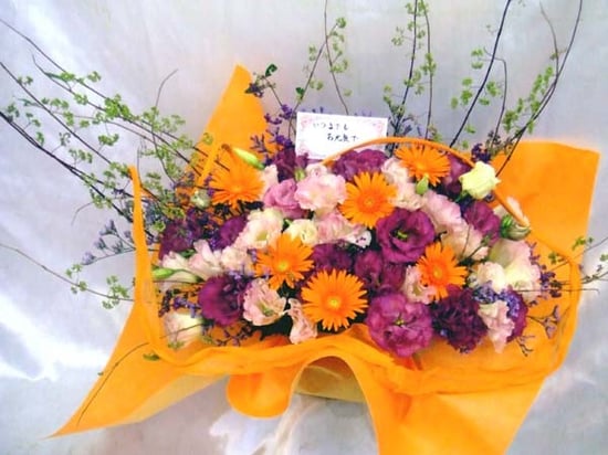 誕生祝フラワーアレンジ