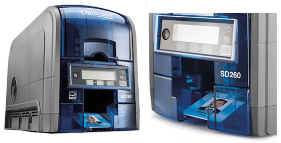 Ausweisdrucker in grau-blau mit Bild eines Firmenausweises