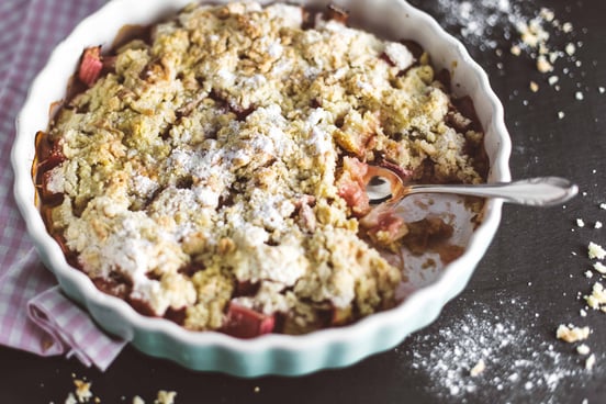 Rhabarber-Crumble aus dem Dampfgarer.