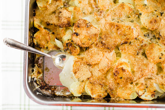 Kohlrabi-Kartoffel Blechgratin aus dem Dampfgarer.