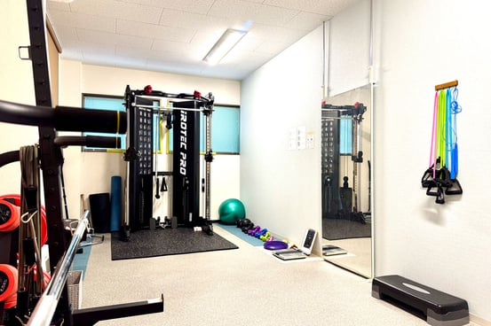 充実したトレーニングルームの写真
