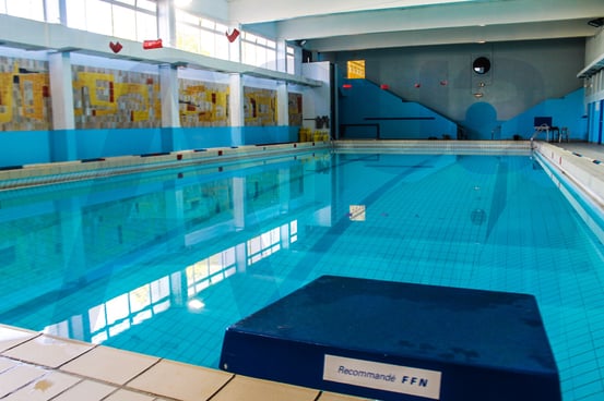 Piscine marseille , grand bassin, eau , nager à marseille , natation , cours de natation