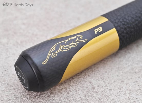 プレーキュー『P3 Gold』のバットキャップに刻み込まれているPredator Cat