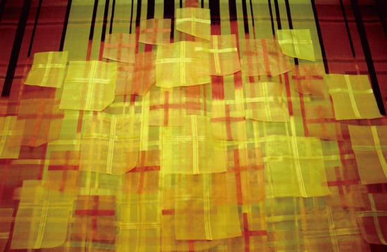 戦火の記憶　2000 年　 Silk Natural dye　 W235×H260