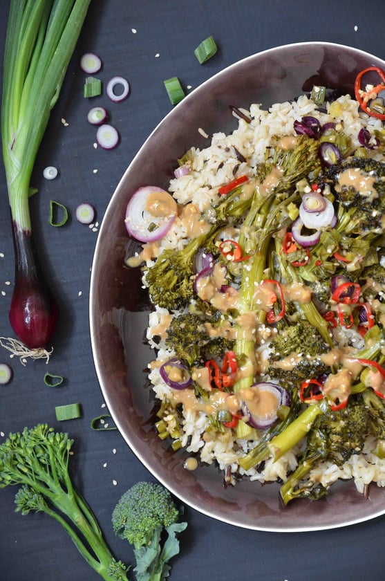 Wilder Brokkoli mit Reis und Miso (vegan)