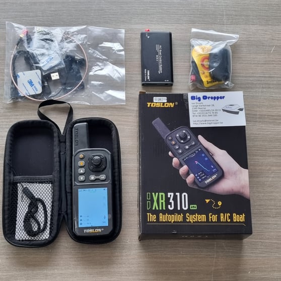 Voerboot Voerboten Baitbaots Pulse Bleu Pulse Red pulse Black XR310 Toslon XR500 autopilot Carppilot pro onderwatercamera Toslon TF520 visvinder Fishfinders visvinders ToslonTF740 karpervisser Raymarine pro5 3DCarps 