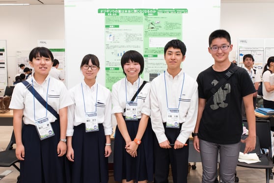 左から 湯川綾さん、鎌田彩音さん、藤井優子さん、首藤大輝くん、木上晴登くん