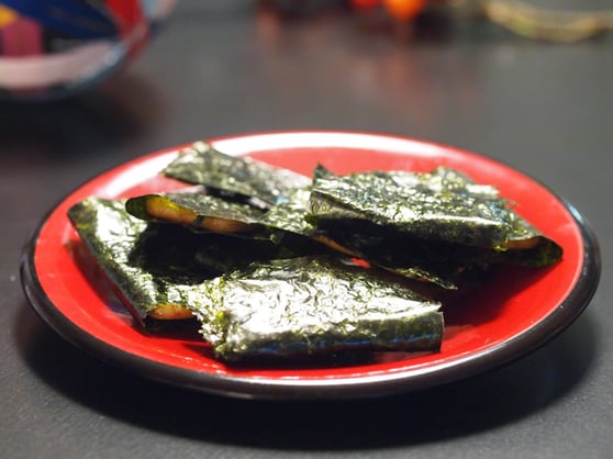 焼き海苔手巻きせんべい