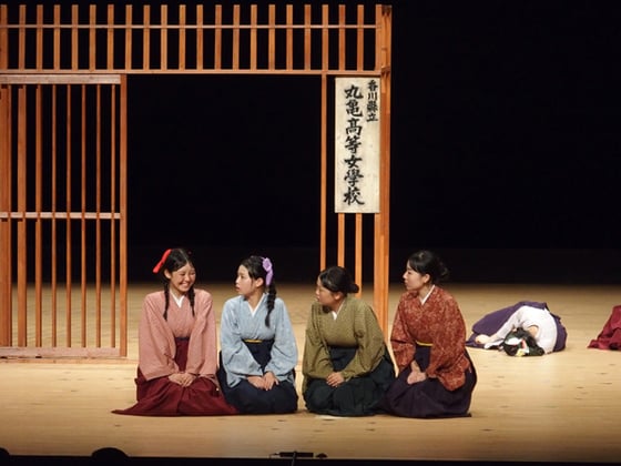 左から　智恵、アサノ、佐登子、井上先生　写真撮影　信州総文祭実行委員会事務局