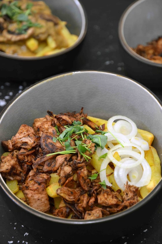 Pommes Gyros Style - aus Jackfruit - mit Zwiebelringen