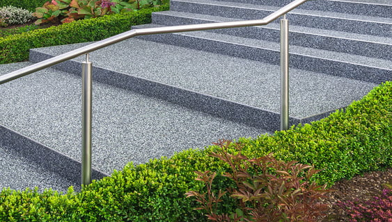 Steinteppiche für Treppen, Gehwege, Terrassen, Wohnbereiche und Büroflächen