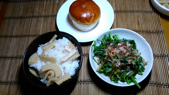 お客様からの頂き物・あんぱん、たけのこの写真