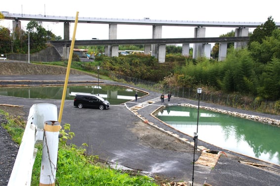 湖西道路の真野ICを降り、京都向きにちょこっと走れば到着