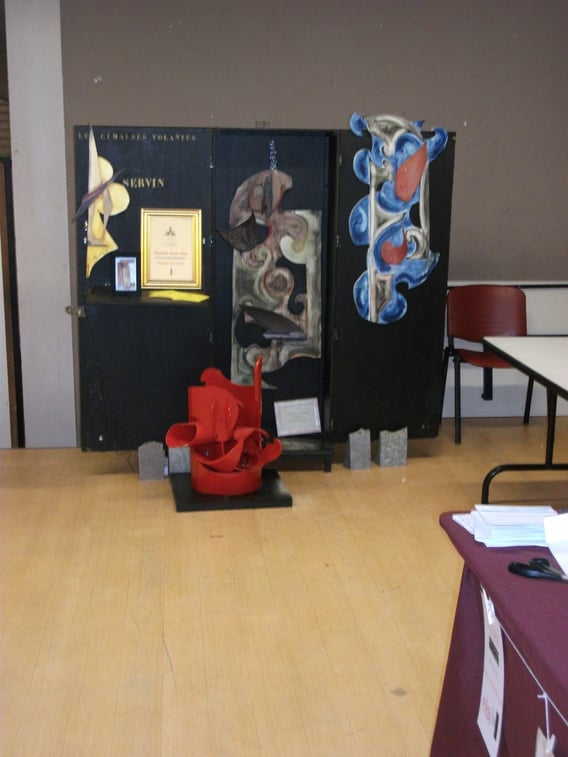 Les cimaises volan tes à Abi