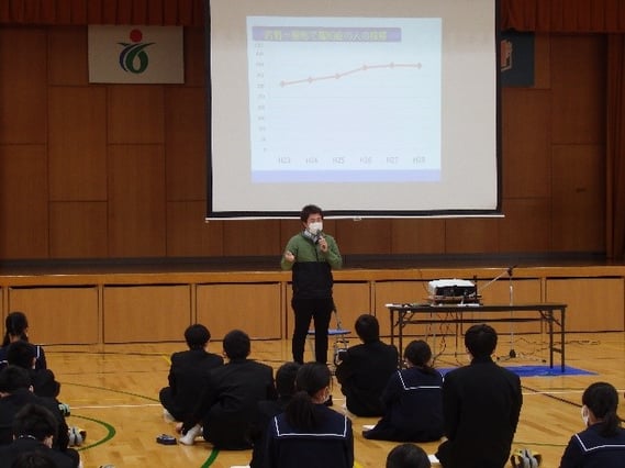 東脊振中学校での様子です