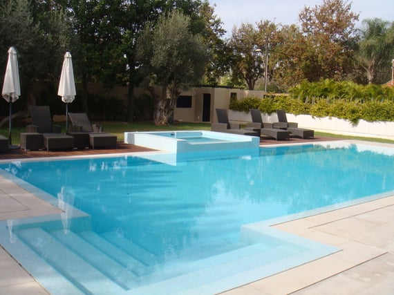 Piscine et jaccuzi chauffés