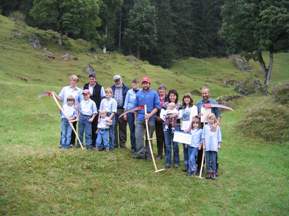 Die drei Gewinnerfamilien beim Siegerfoto
