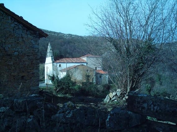 Iglesia de Santa María de Restiello