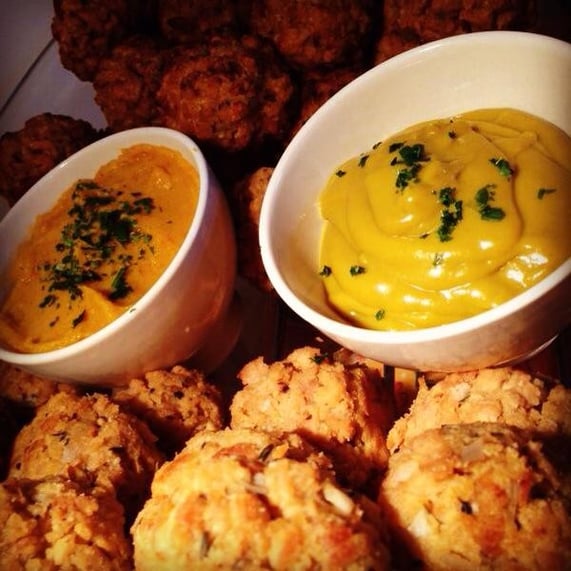 Vegane Frikadellen mit Dips