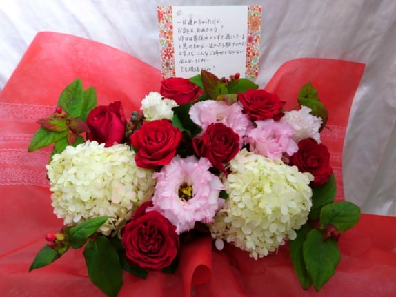 誕生祝フラワーアレンジ