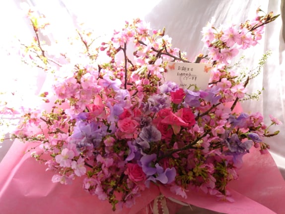 誕生祝フラワーアレンジ