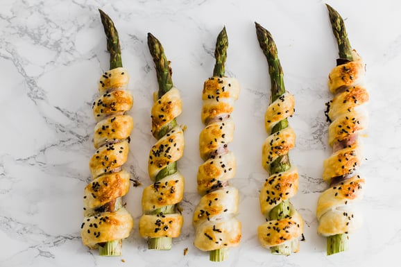 Spargeln im Blätterteig aus dem Dampfgarer.