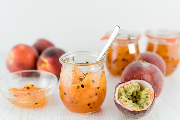 Pfirsich-Passionsfrucht-Konfitüre aus dem Dampfgarer.