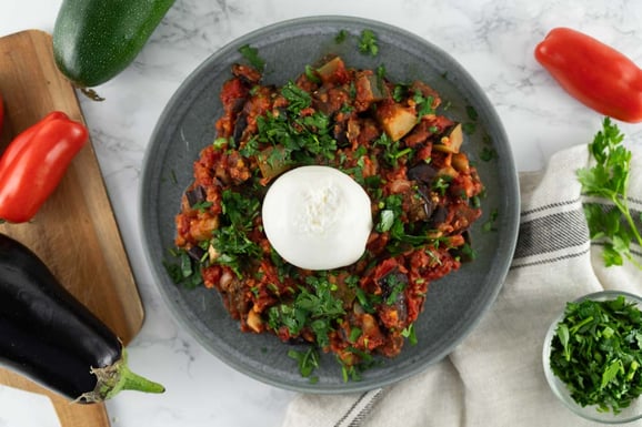 Auberginen-Burrata-Auflauf aus dem Dampfgarer.