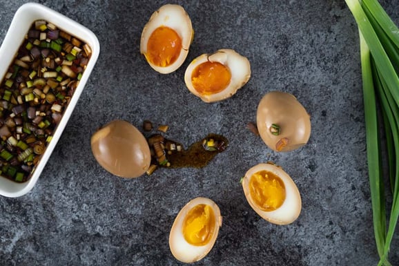 Onsen-Eier aus dem Dampfgarer.