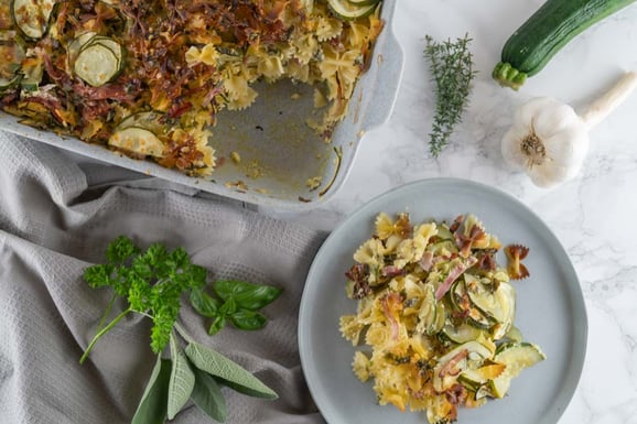 Zucchini-Schinken-Krawättli-Auflauf aus dem Dampfgarer.