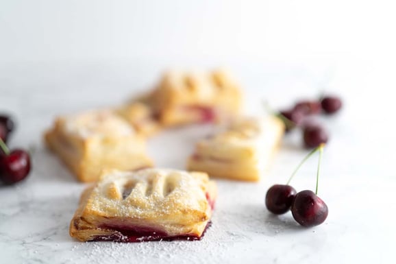 Kirschen im Blätterteig aus dem Dampfgarer.