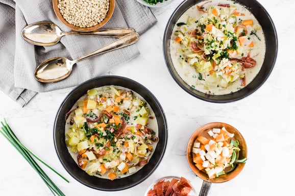 Gerstensuppe aus dem Dampfgarer.