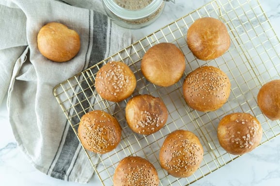 Laugenbrötchen aus dem Dampfgarer.